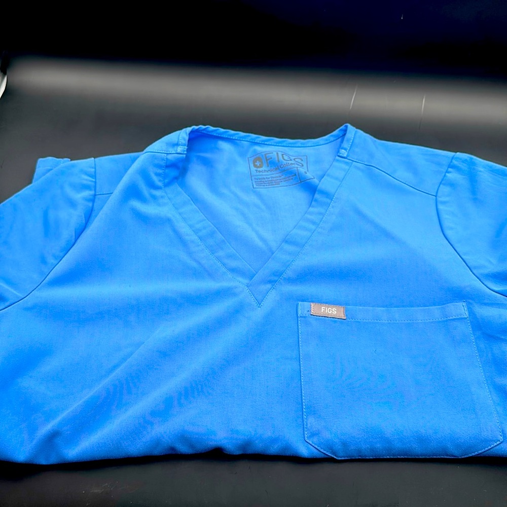 Women’s Catarina one-pocket scrub top -Ceil Blue